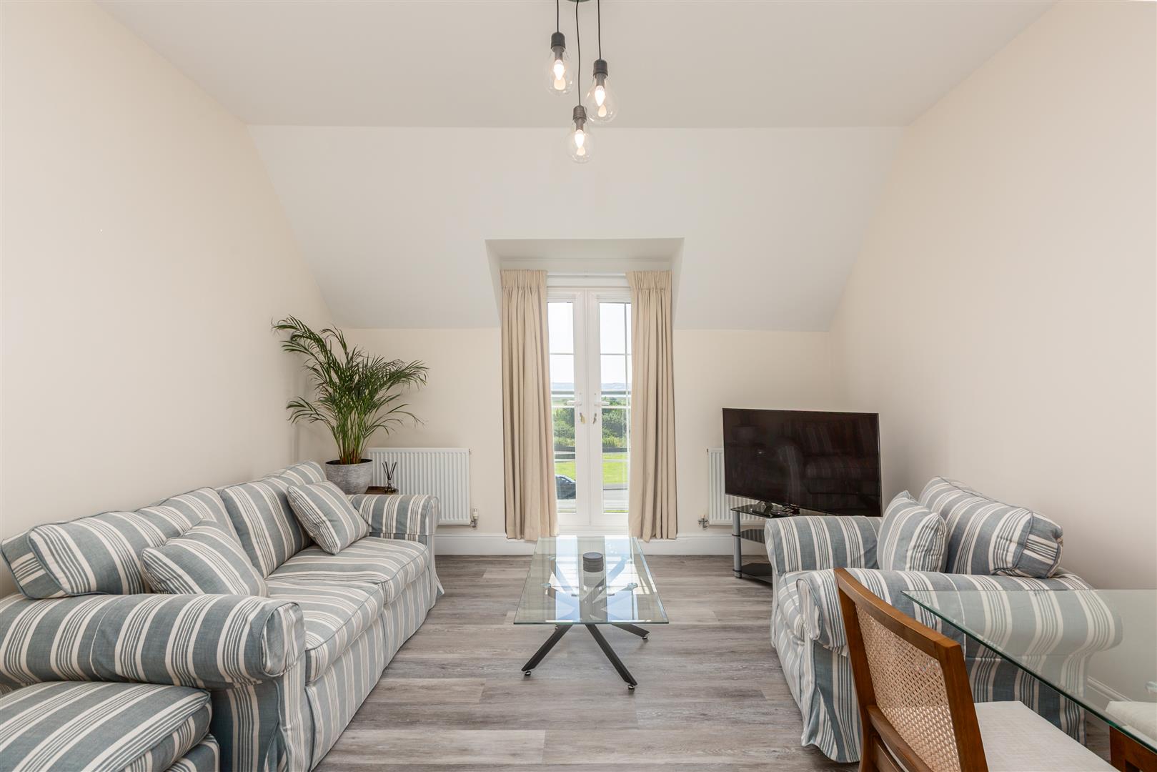 Y Corsydd, Llanelli, SA15 2DX